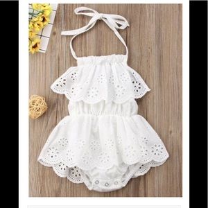 NWT White islet lace Bubble